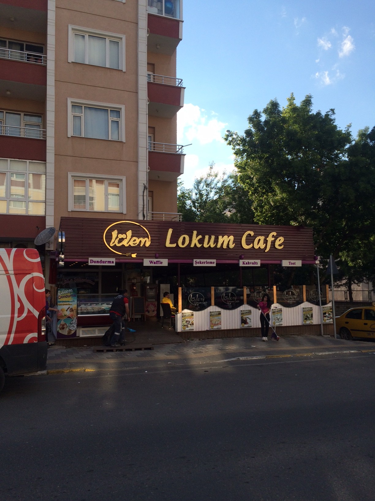 Lülem Lokum Cafe Gold Paslanmaz Kutu Harf Montajını Tamamladık